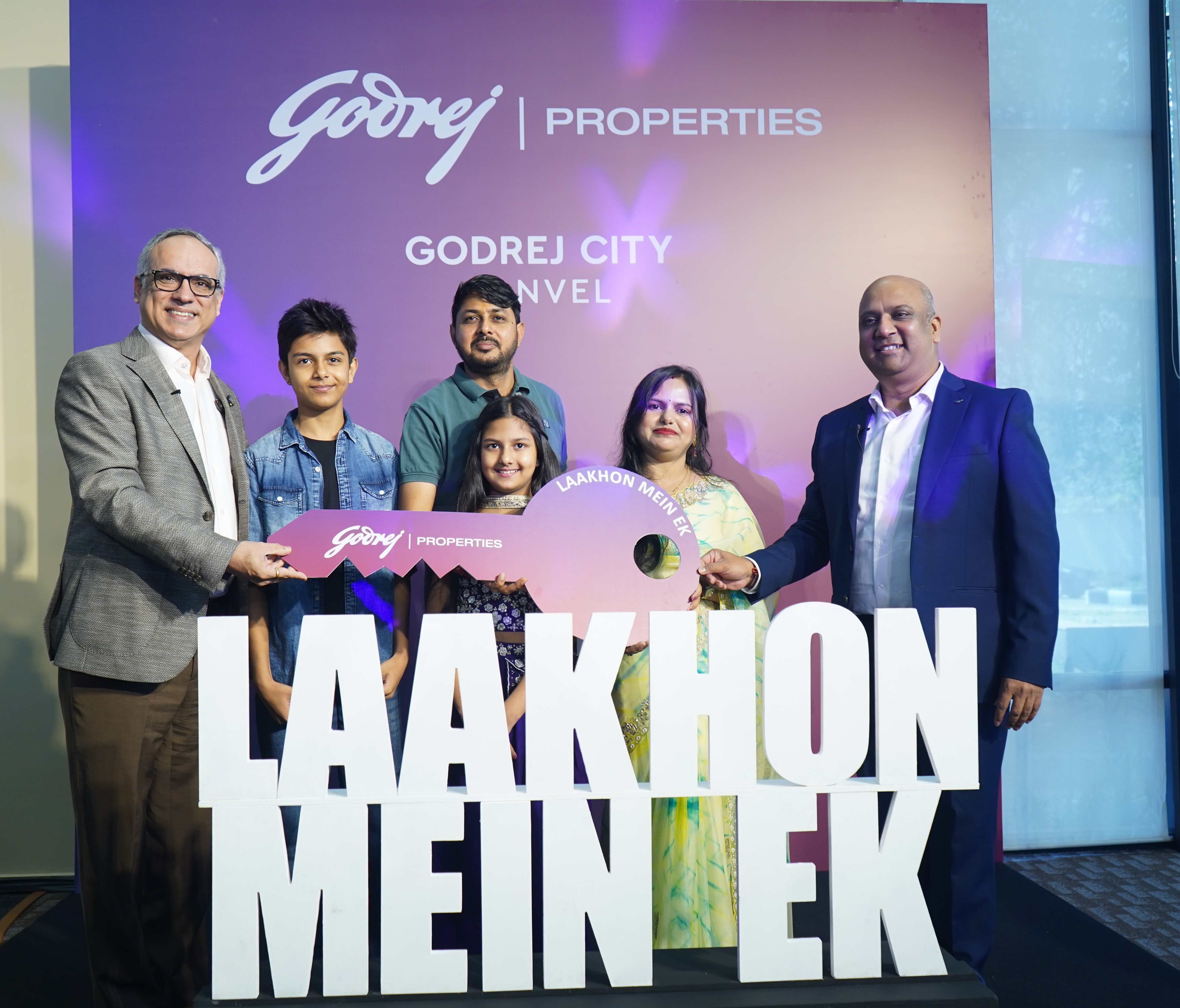 Godrej Properties gifts a free home to a Mumbai based family on the occasion of achieving 1,00,000 home sales