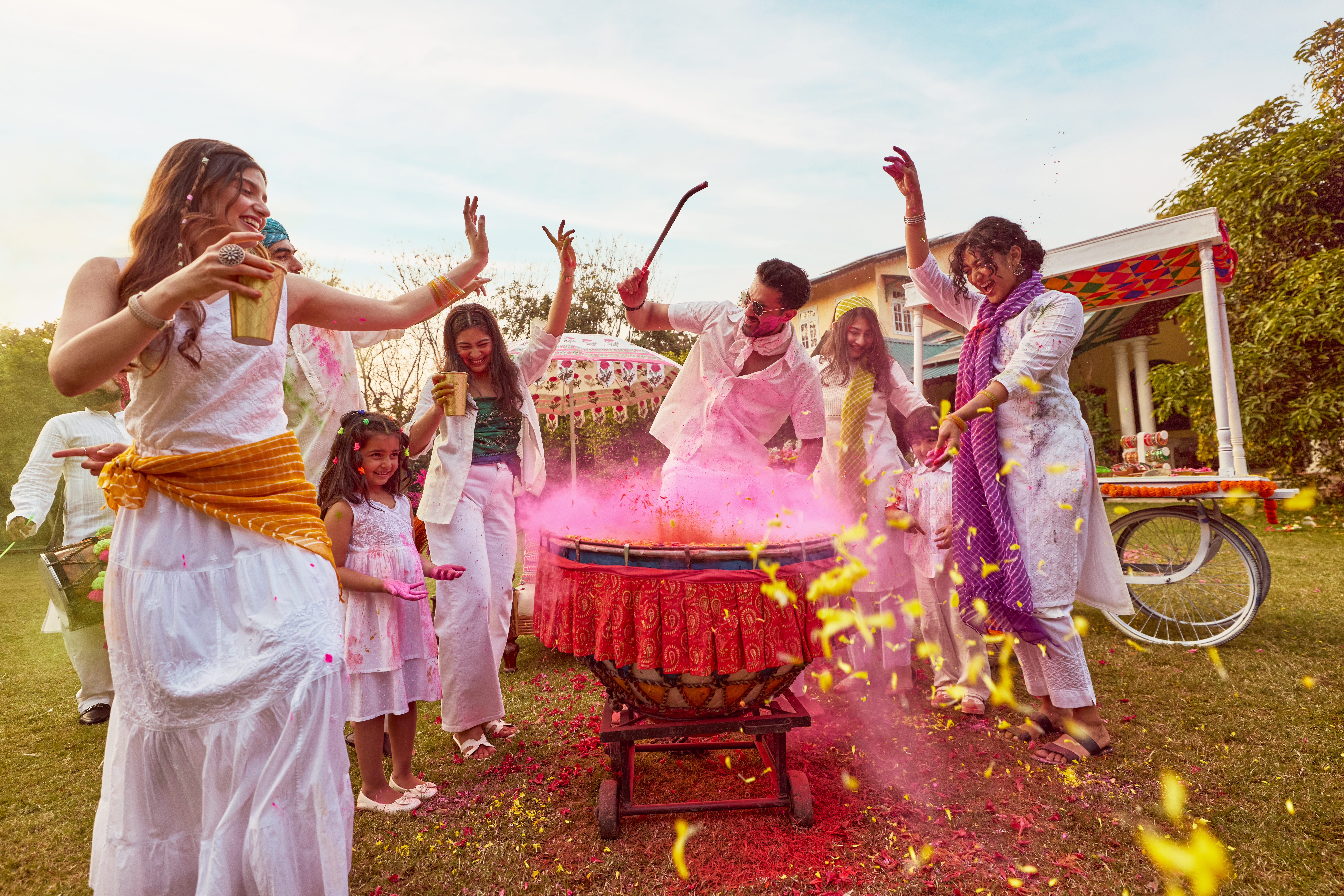 Celebrate Holi with &lsquo;The colours of White&rsquo; by Fabindia