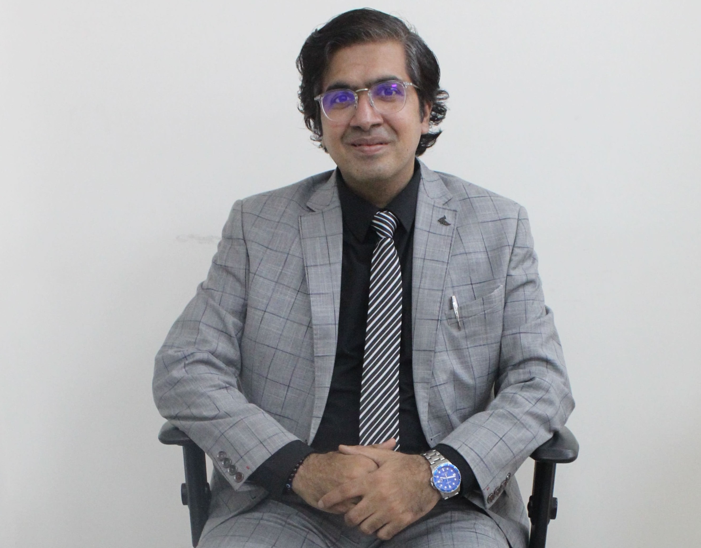 Dr. Navin M. Punjabi Appointed Principal of K.P.B. Hinduja College of Commerce