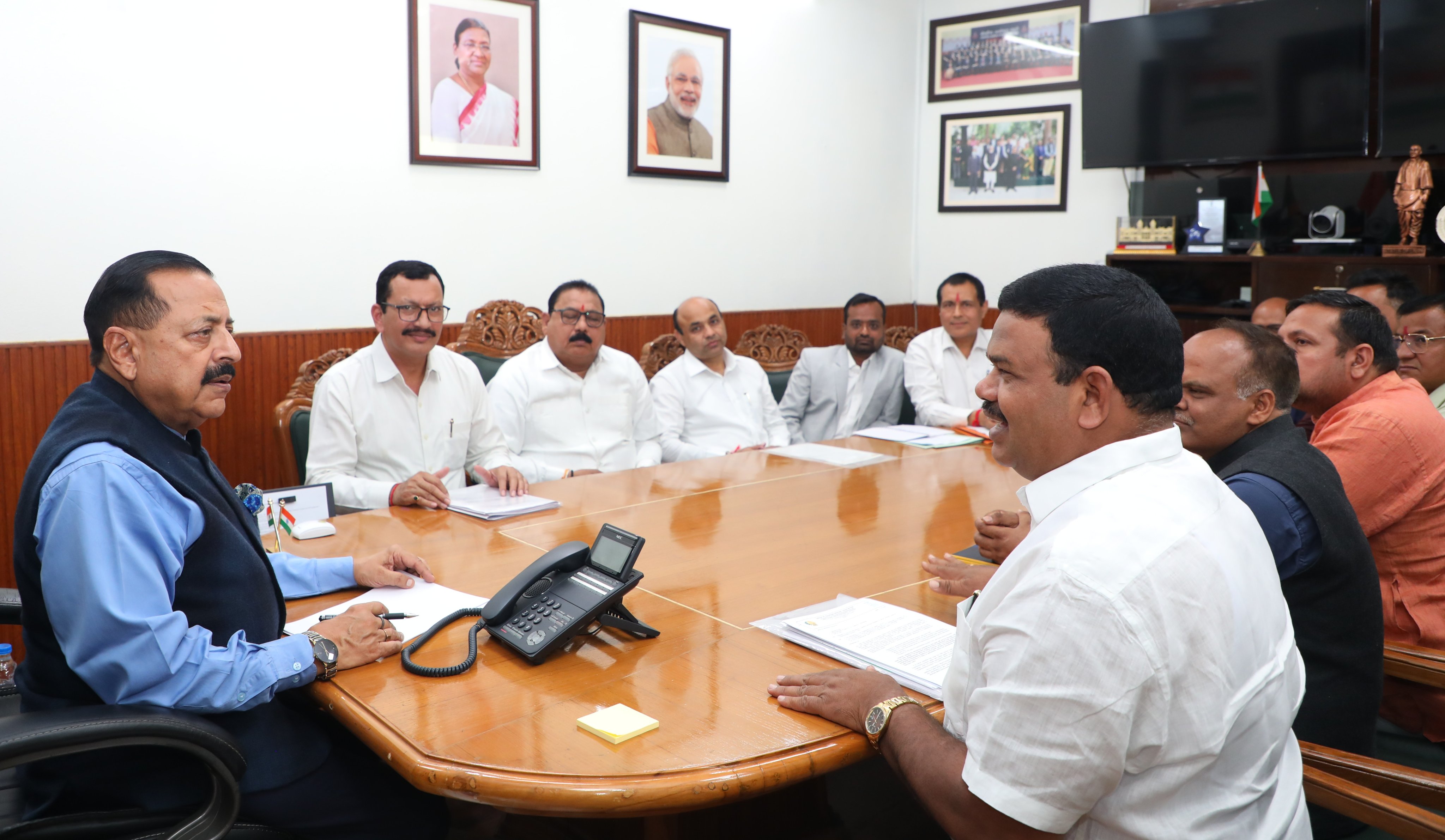 Jitendra Singh Meets Employee Bodies, Assures Action on Service-Related Issues