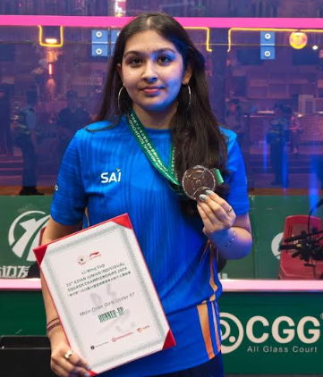 Pune&rsquo;s &lsquo;Golden Girl&rsquo; Anika Dubey Wins Historic Silver at Asian Junior Squash Championships