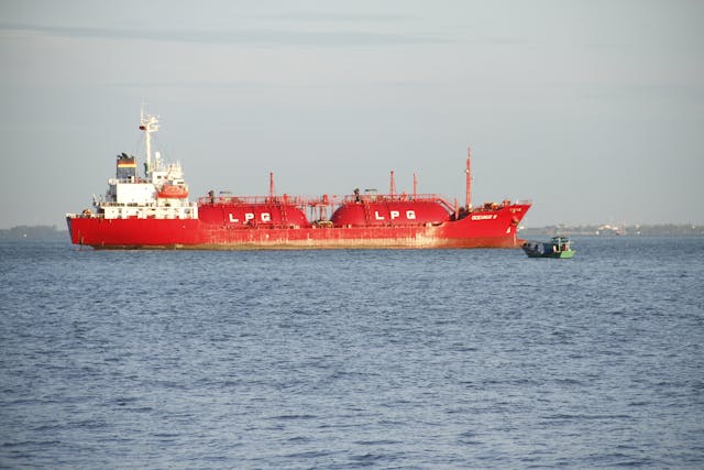 India&rsquo;s LPG Shipment Clears Strategic Strait, Heads to Visakhapatnam Port