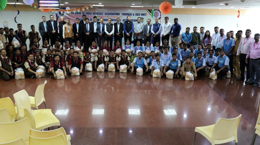 Bank of India Officers&rsquo; Association Mumbai&ndash;Goa Unit Distributes Essential Grocery Kits to Over 100 Facility Staff Ahead of Foundation Day