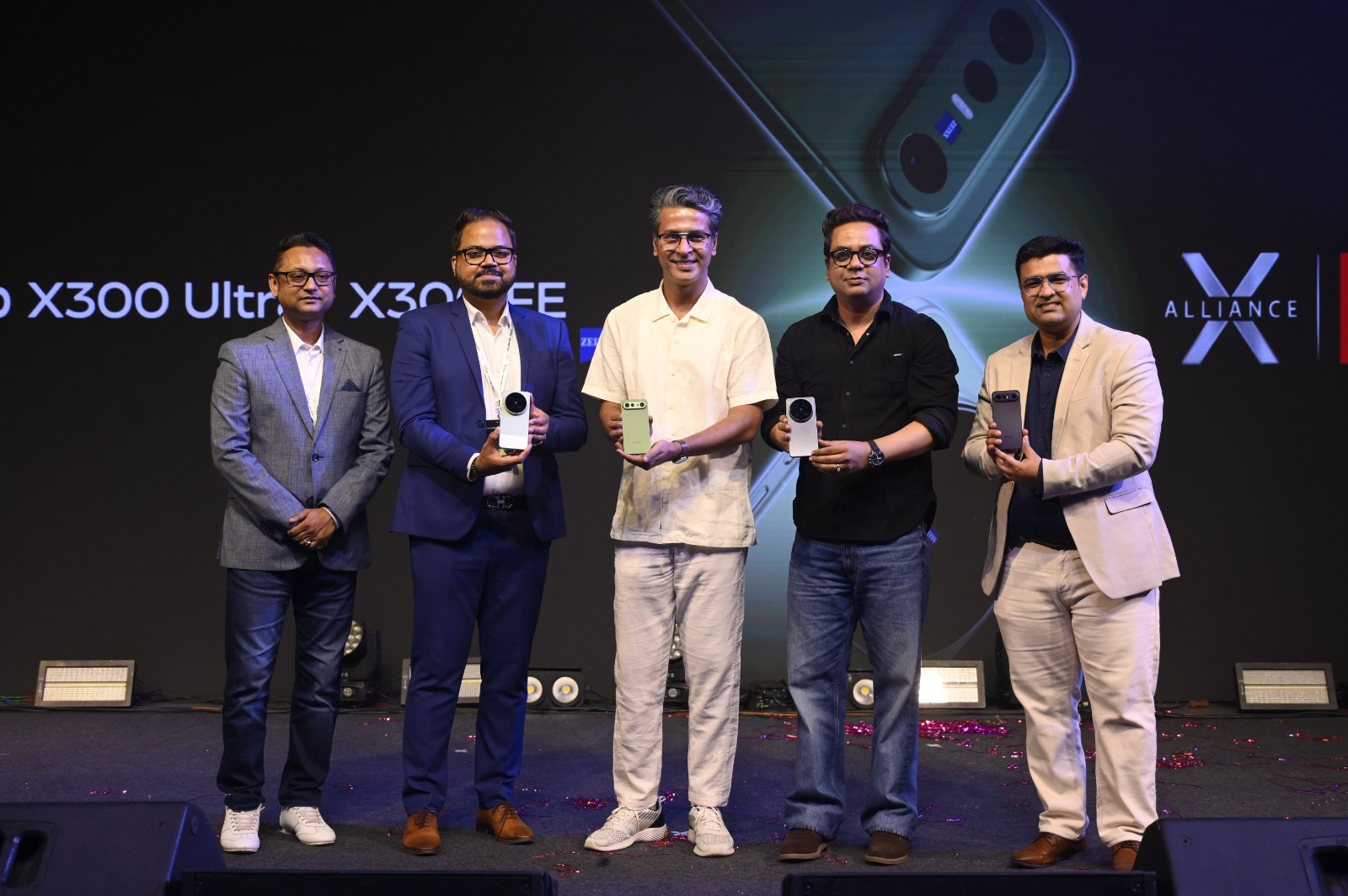 Reliance Digital and vivo Celebrate the Launch of vivo X300 Ultra & X300 FE with Anirban Bhattacharya and his band Hooliganism in Kolkata