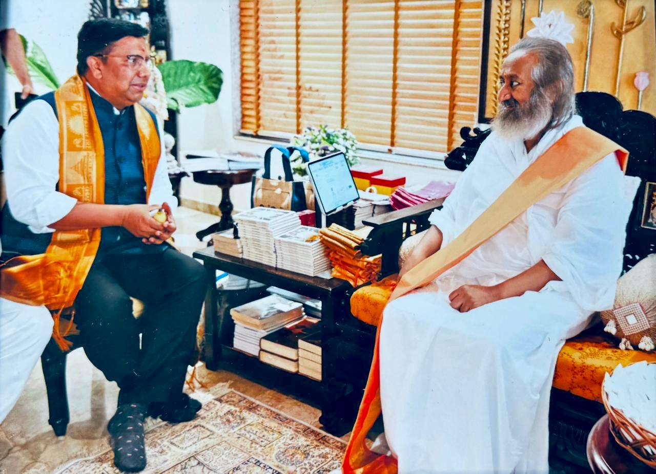 Sri Sri Ravi Shankar unveils teaser of book on IIT ecosystem at PanIIT Bangalore Summit 2026