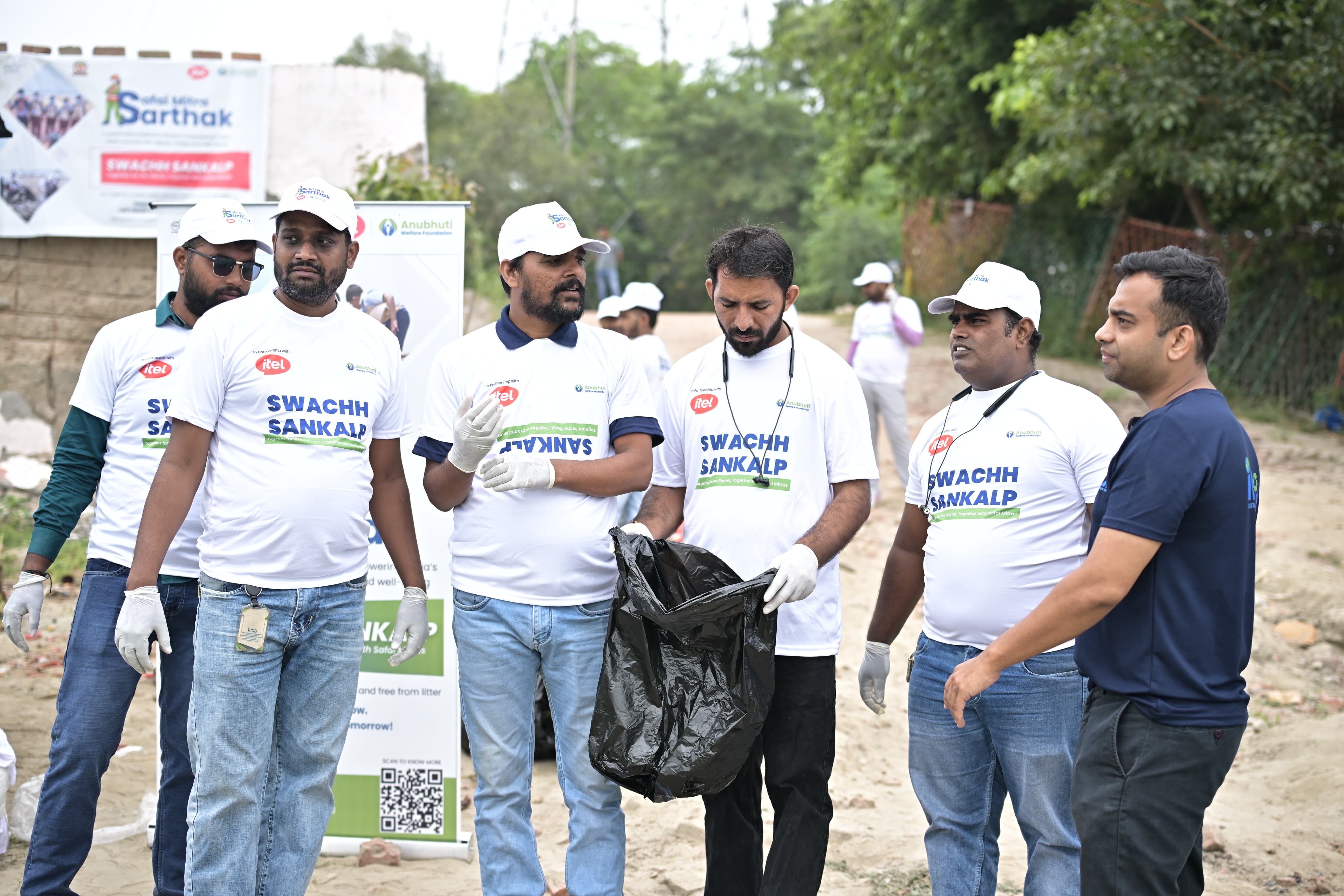 Safai Mitra Sarthak Initiative Culminates with Yamuna Ghat Clean-up Drive by itel & AWF in Collaboration with MCD, marking World Rivers Day
