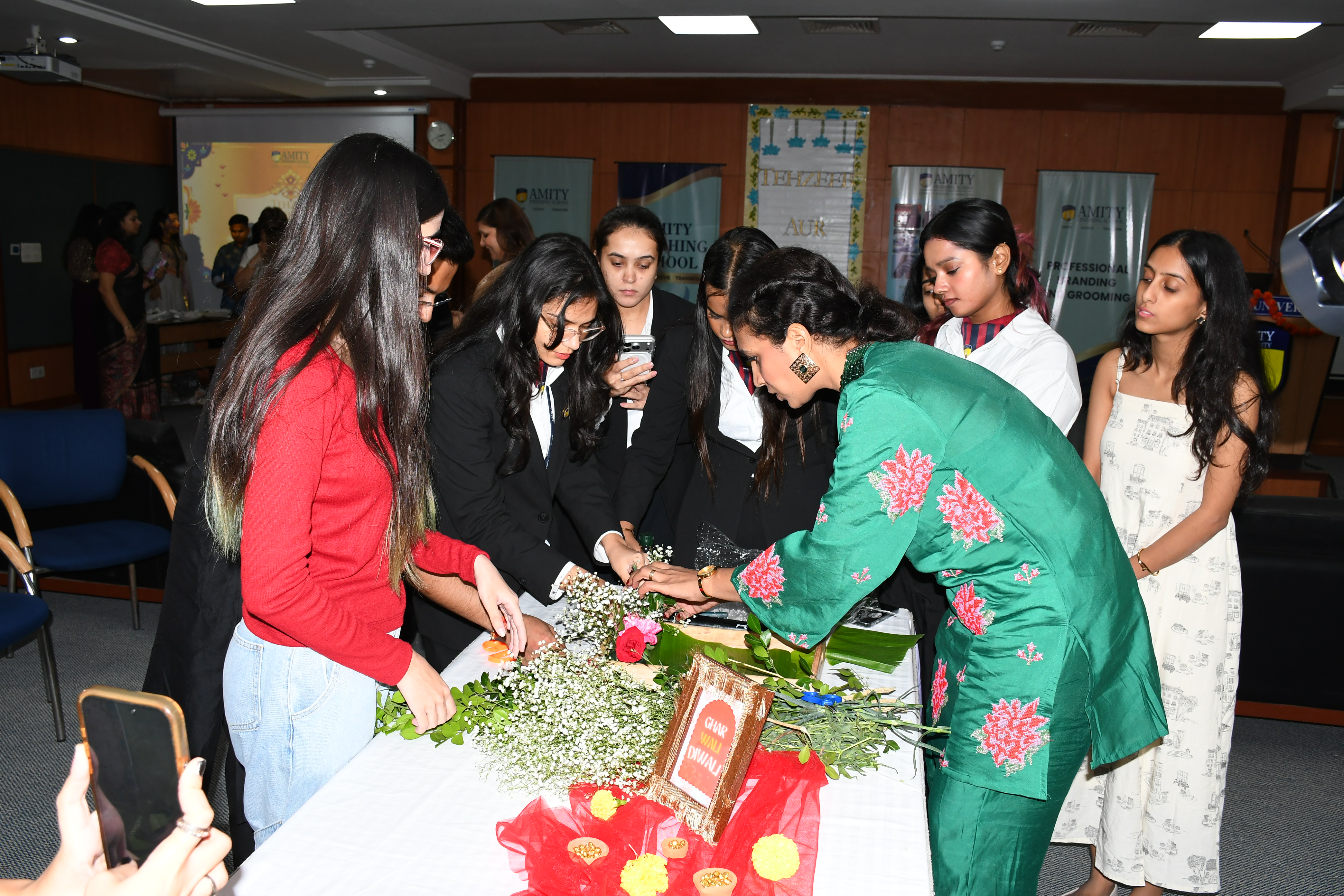 Amity University Hosts &lsquo;Tehzeeb aur Tyohar&rsquo; workshop, to celebrate festive elegance, etiquette and creativity