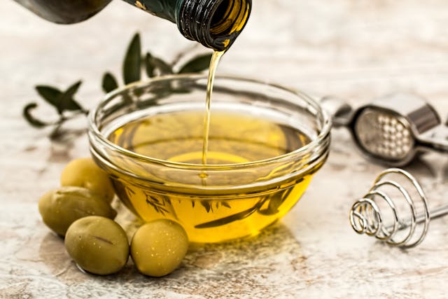 Cottonseed Oil Cake Prices Inch Up in Futures Trade on Fresh Bets