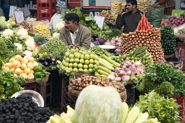 Retail Inflation Seen Near 4pc in April as Food Costs and Global Pressures Intensify