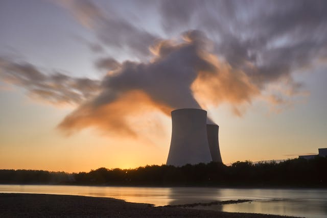 US Bets on Small Modular Reactors to Lower Nuclear Power Costs