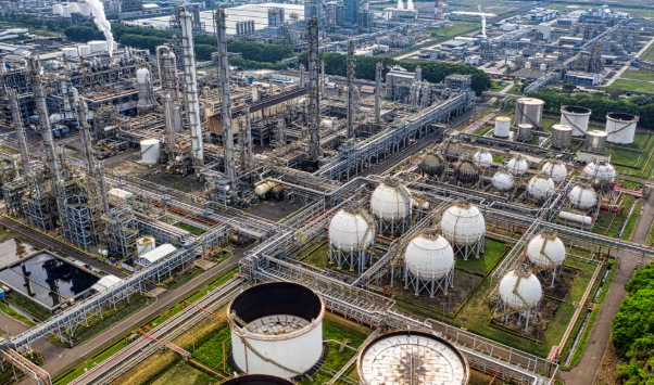 Chemicals and Petrochemicals Sector Creates 3.7 Lakh Jobs in 12 Years, Strengthens India&rsquo;s Economic Growth