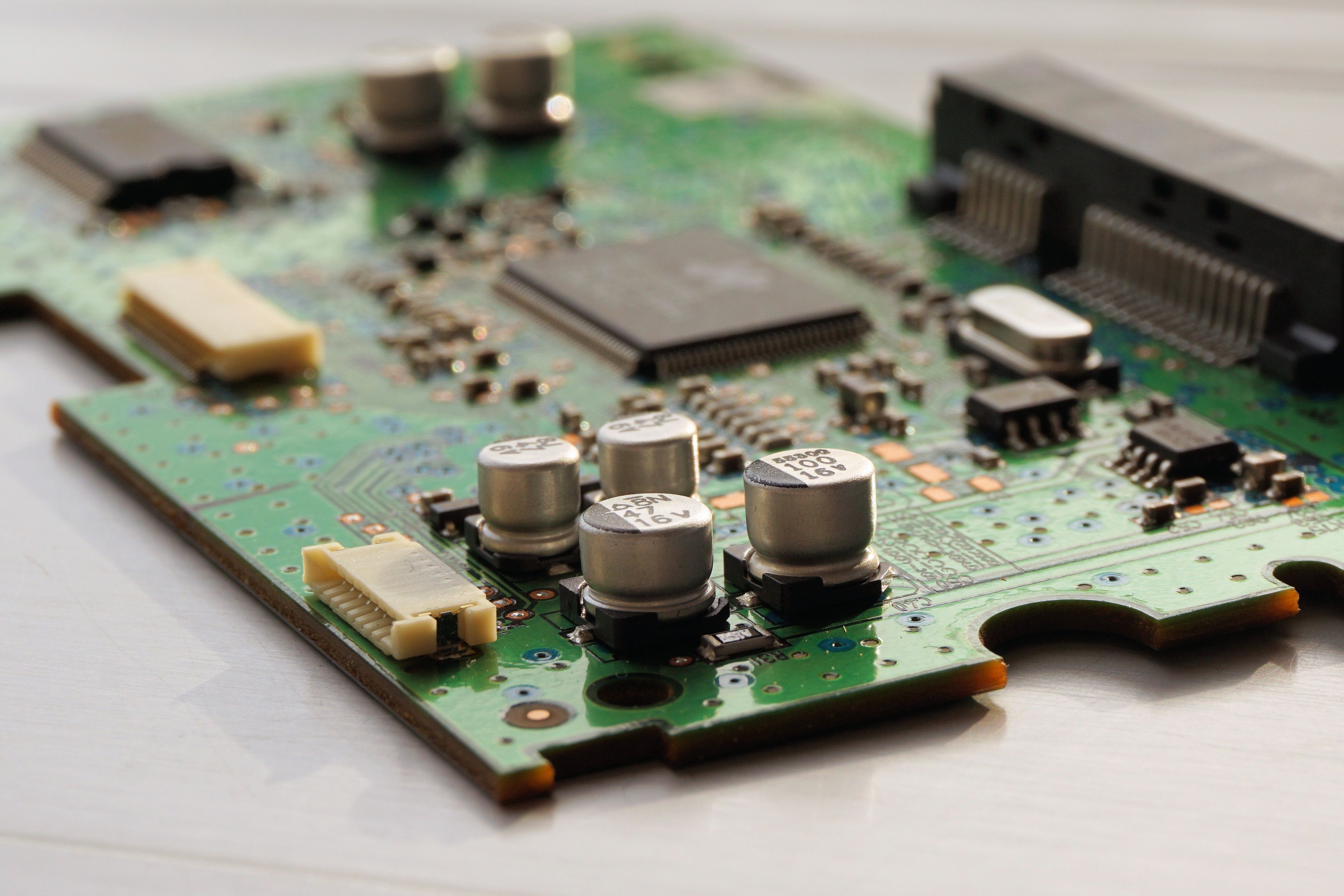 India Steps Up Semiconductor Drive with Rs 1.64 Lakh Crore Investment Commitments