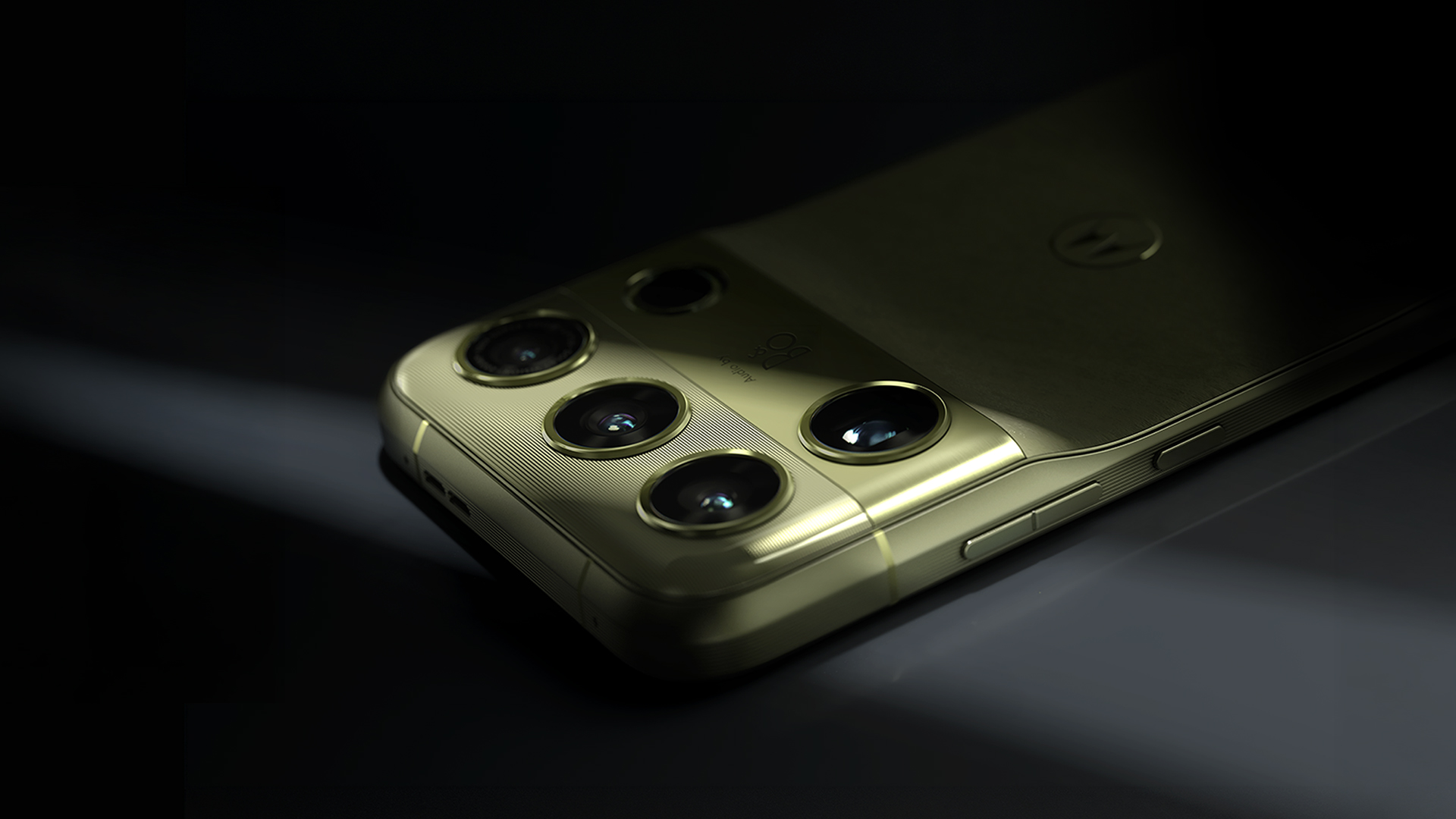 motorola signature 27, among the World's First Snapdragon 8 Elite Extreme Gen 6 smartphones, makes its First Appearance at Snapdragon Summit with next-generation AI experiences