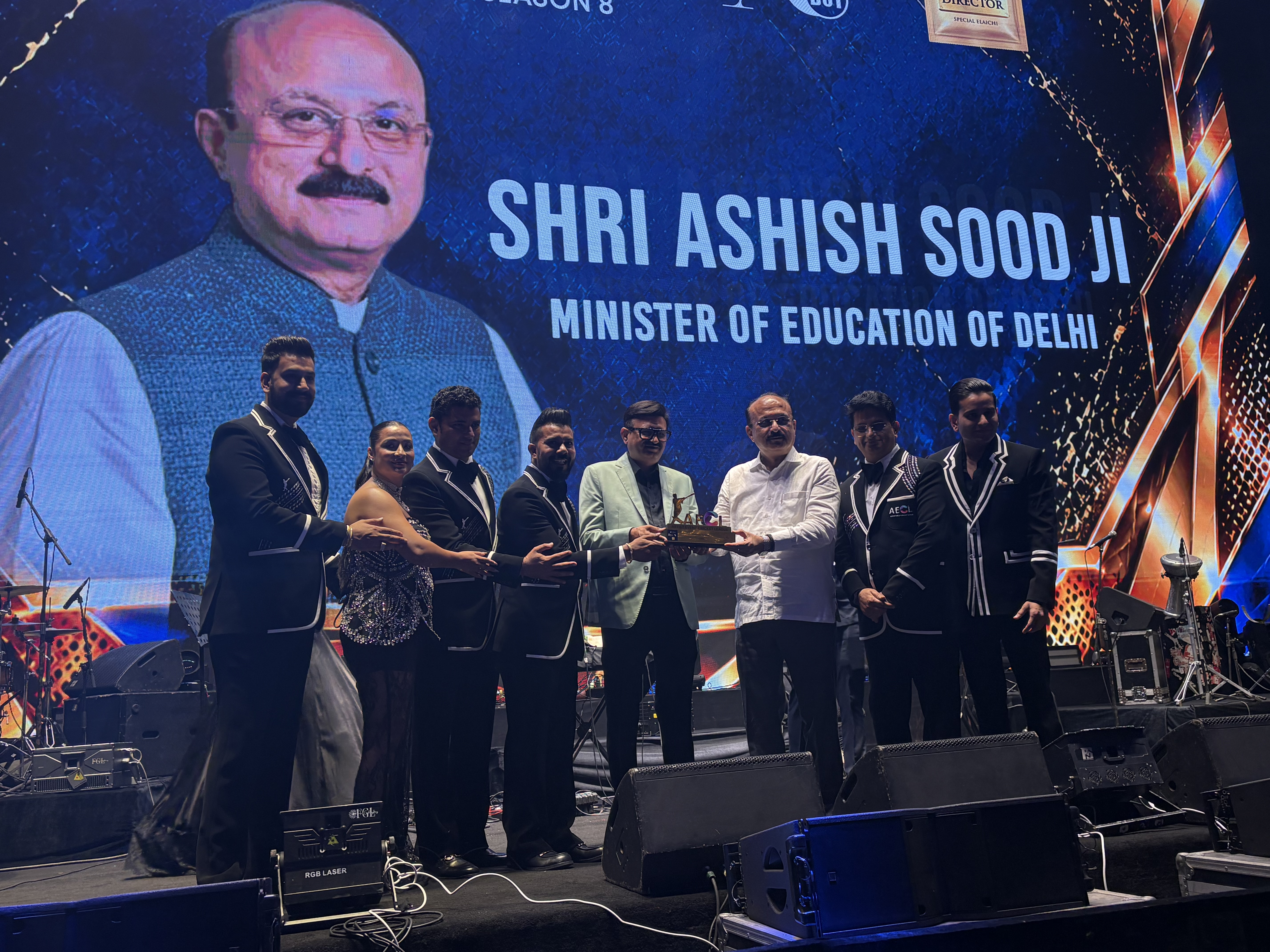 Delhi North Lift AECL Season 8 Trophy; Mankirat Aulakh, Milind Gaba &  Dj Sumit sethi Brings Grand Finale to a Musical Close