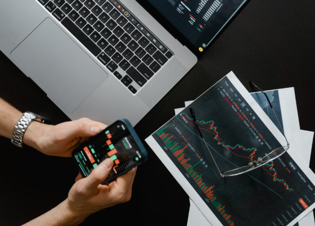 Markets Close Slightly Higher as RBI Rate Decision Keeps Investors Cautious
