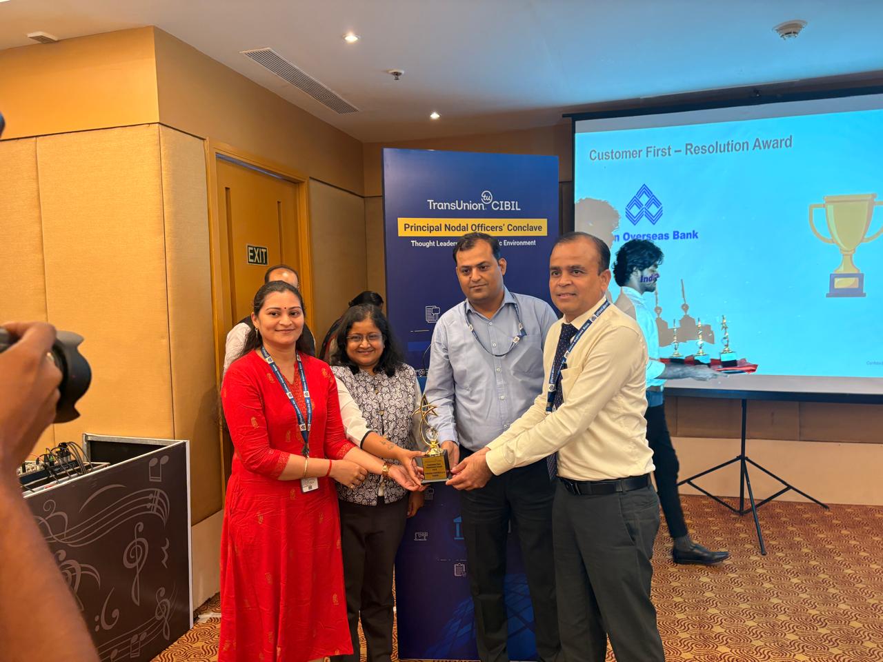 Indian Overseas Bank Receives Honour for Customer Grievance Redressal from TransUnion CIBIL and Ministry of Finance