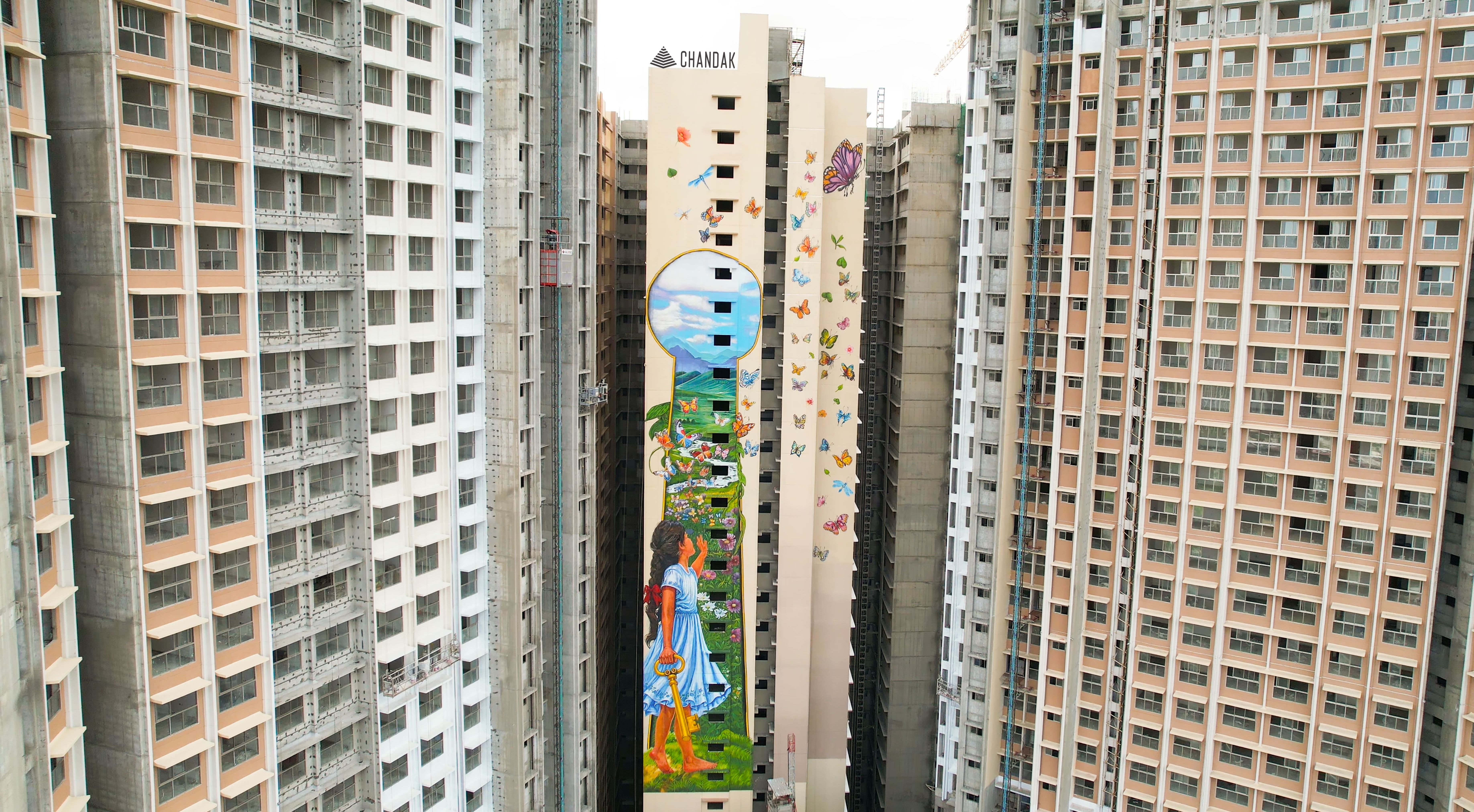 Chandak Group Transforms Mumbai&rsquo;s Skyline with One of the City&rsquo;s Tallest Murals on an SRA Tower