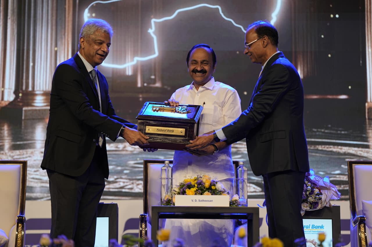V D Satheesan Delivers 18th K P Hormis Memorial Lecture Hosted by Federal Bank