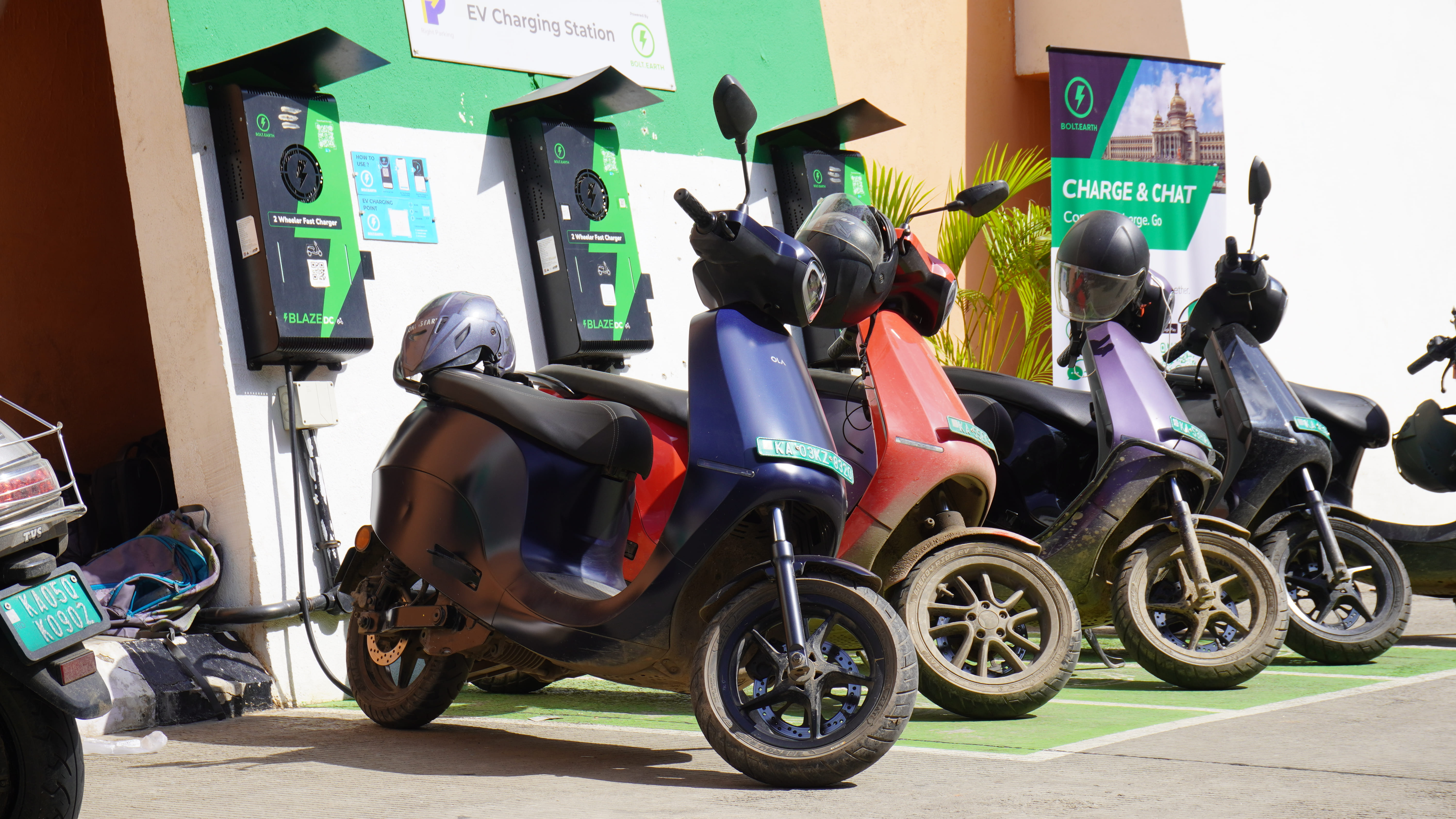 Bolt.Earth Marks World EV Day with Free Charging Across Pan-India Blaze DC Network