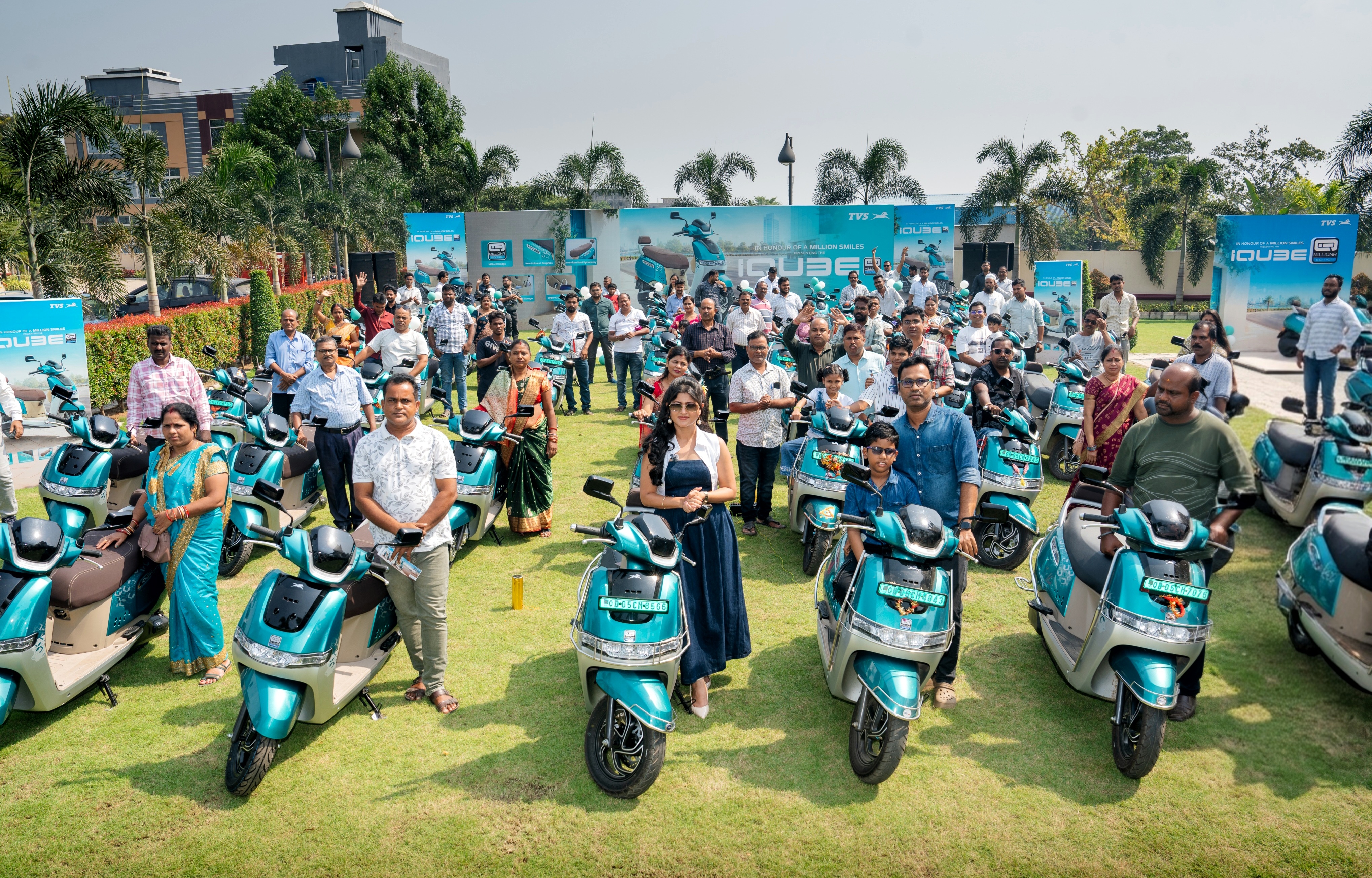 TVS iQube MillionR Special Edition Records Strong Customer Response Ahead of the Festive Season With More Than 100 Vehicles Delivered Together in Cuttack