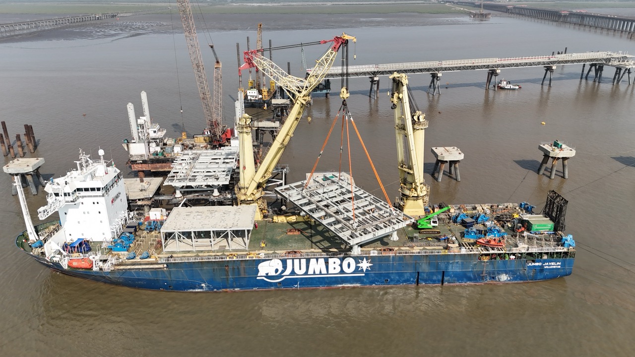 JSI Alliance delivers safe and efficient heavy-lift installation for  Dahej berth expansion