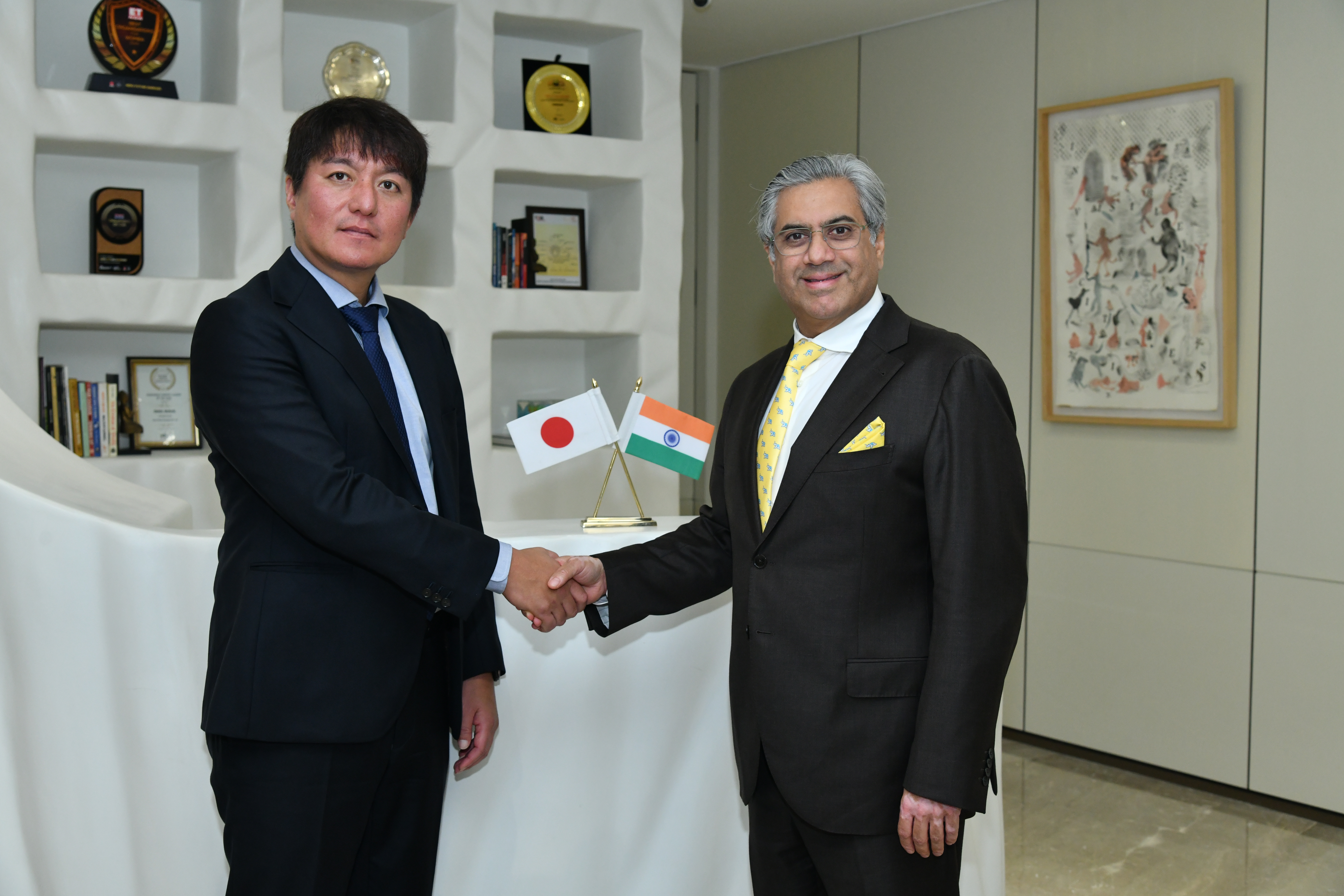 Hero Future Energies partners with Sumitomo Corporation for a renewable energy project in Karnataka.