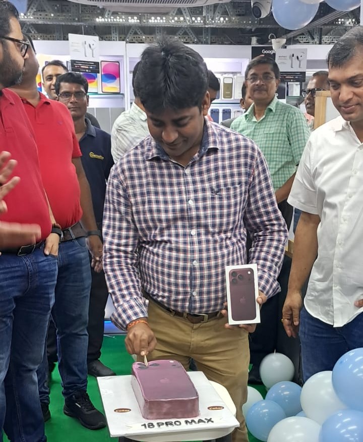 Bhajanlal Commercial Pvt. Ltd. welcomes the new iPhone 18 Pro & iPhone 18 Pro Max with an Exclusive Late-Night Experience