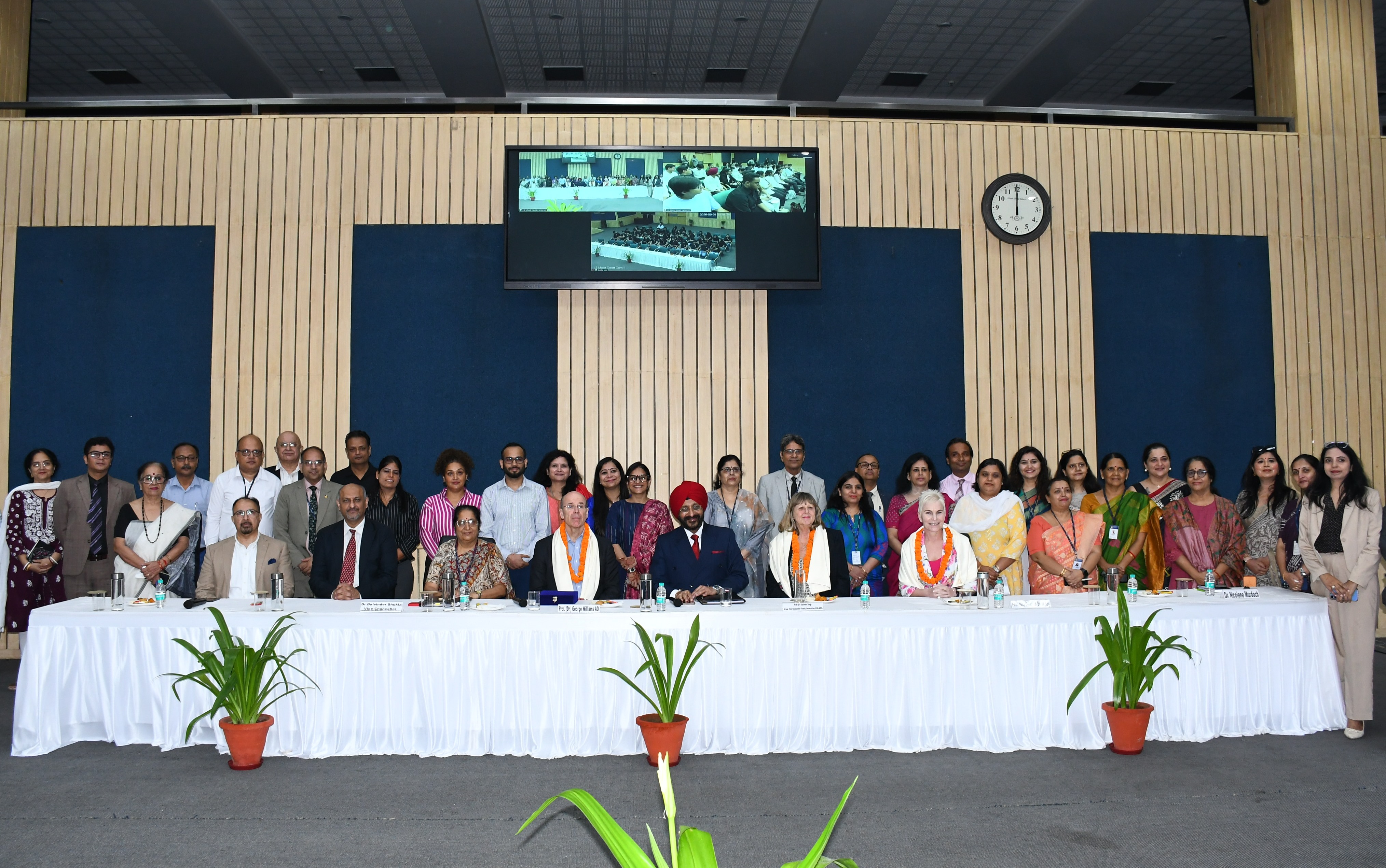 Western Sydney University(WSU) explores the possibility of establishing its Campus in Greater Noida, in Collaboration with Amity University