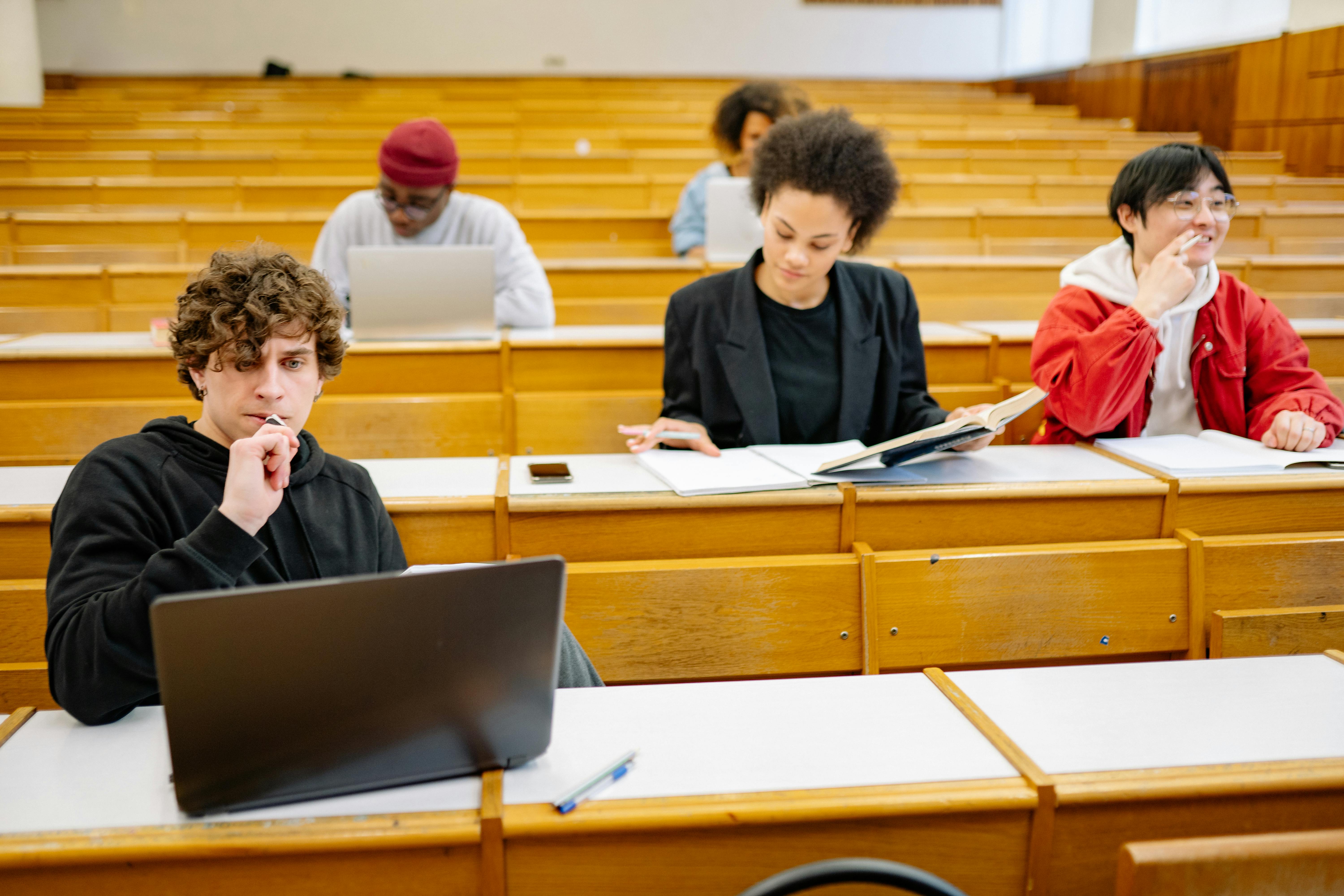 How Online College Courses Accelerate Degree Completion