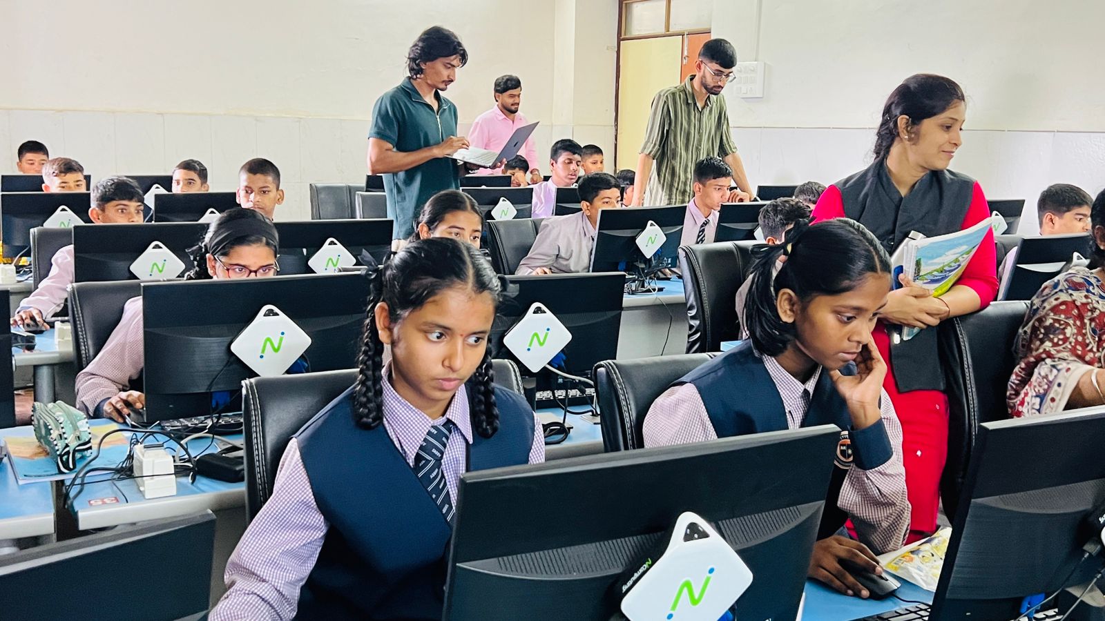 AI Ready School Partners with Adv. Bapusaheb Bhonde High School for 4-Day AI Pilot Program, Boosts Student Performance by 31%