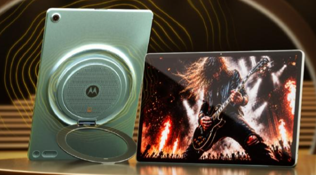 moto pad 70 groove goes on sale as the Ultimate Entertainment Tablet featuring a 9-unit JBL Pro Speaker System