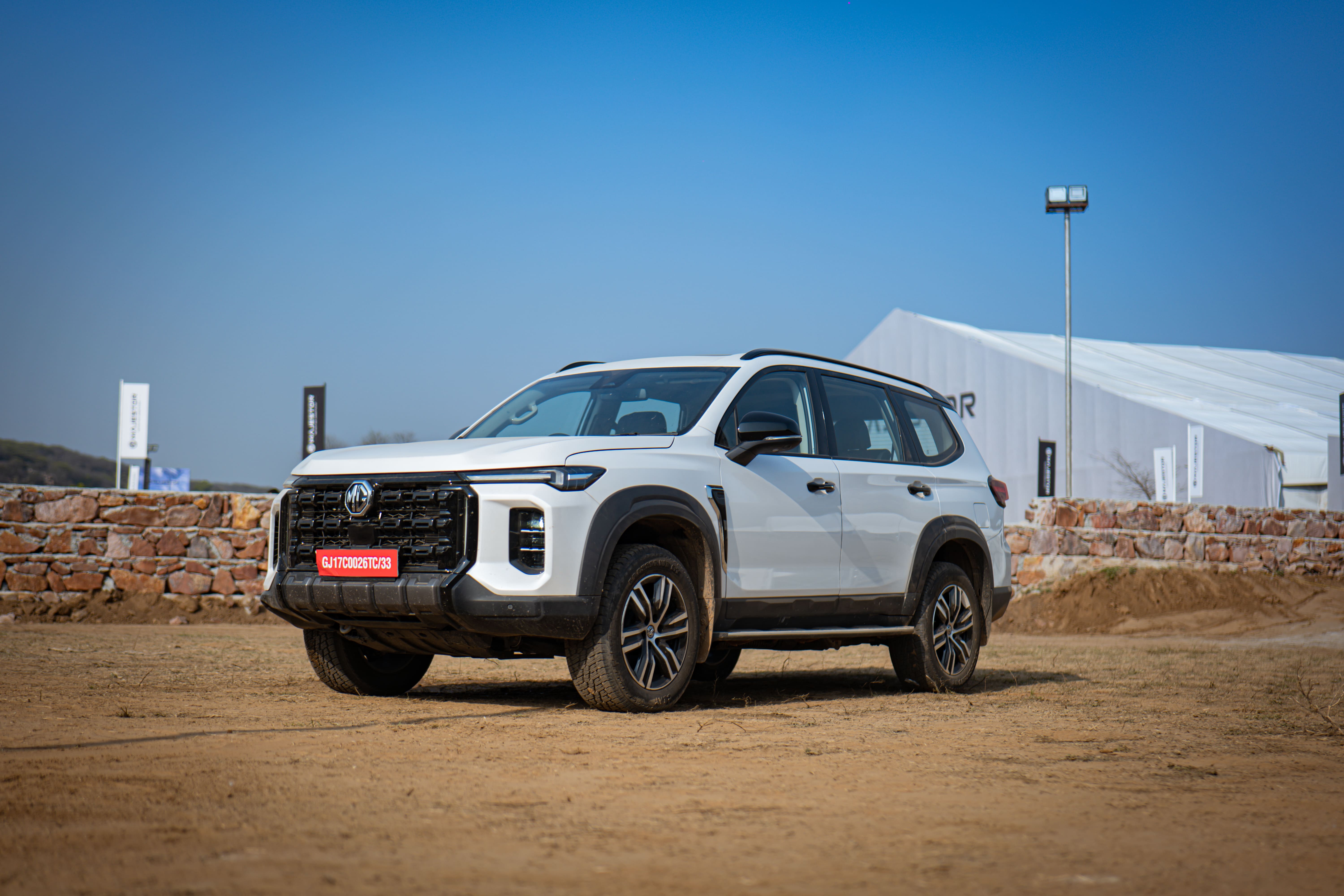 Releases | MG MAJESTOR 4X2 Automatic Top Trim Launched at INR 40.99 Lakhs(ex-showroom price)