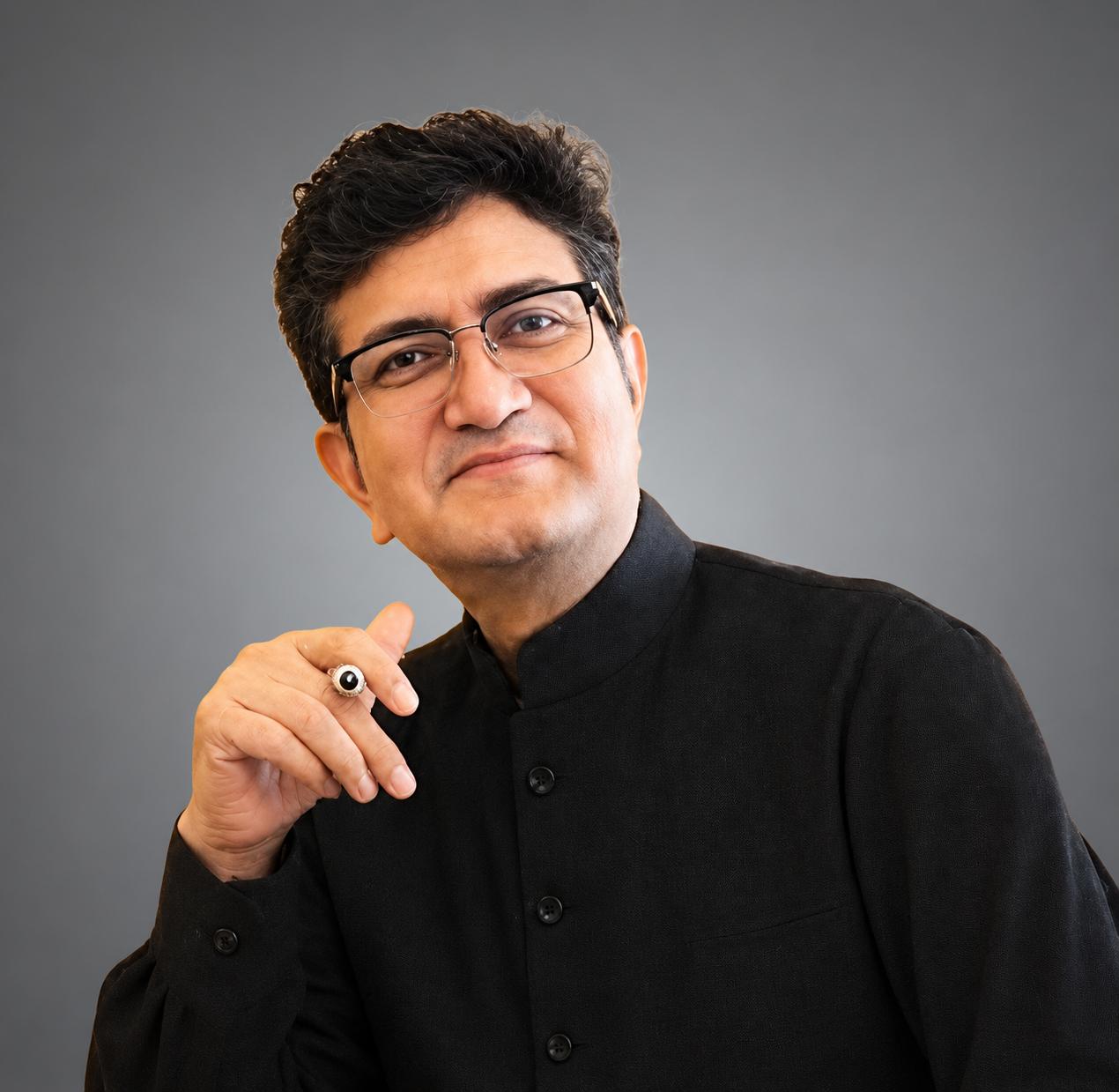 Media Release - Dharavi Gets Its Anthem: ‘Dharavi Ka Kal Bula Raha Hai’, Penned by Prasoon Joshi and Sung by Shankar Mahadevan