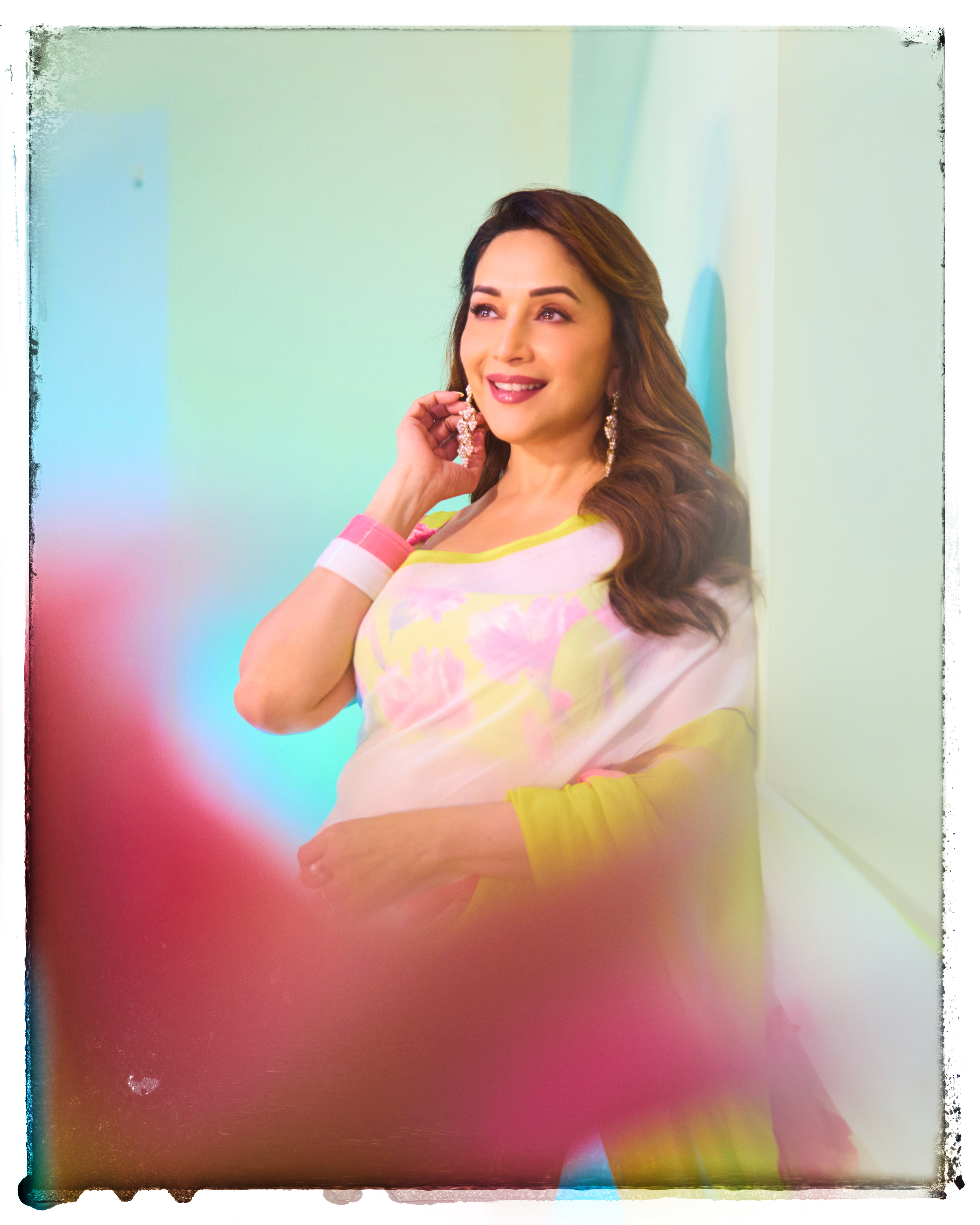 Madhuri Dixit In Mirari&rsquo;s Mogra Chandeliers For &lsquo;Maa Behen&rsquo; Promotions