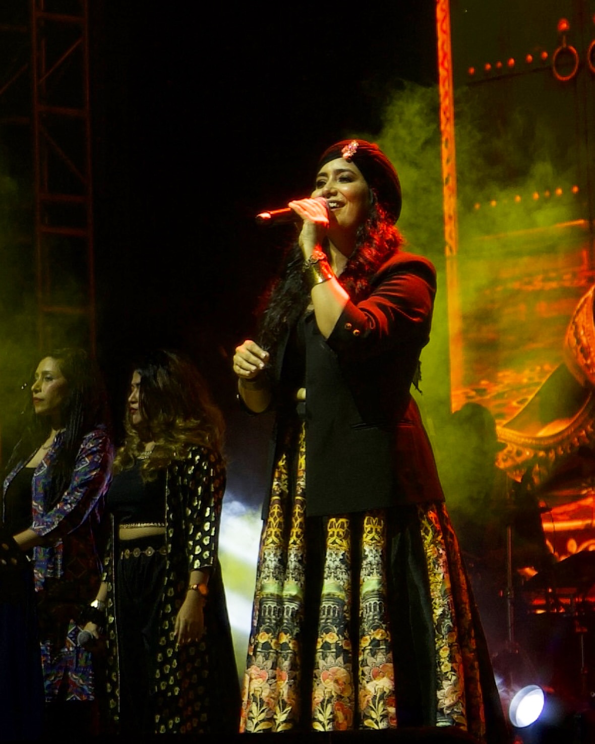 Harshdeep Kaur Sets Omaxe World Street Ablaze, 3,000 Turn Up for Live Concert