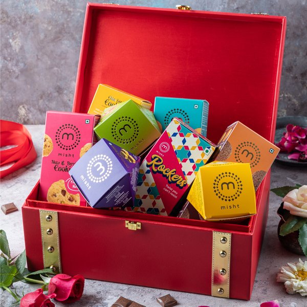 Pink Knots Unveils Exclusive Luxury Holi Hampers Celebrating Colour, Craft & Connection
