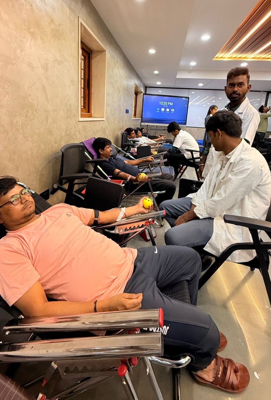 Raj Diamonds organizes Blood Donation drive & Health Awareness Camp to Support Community Well-being