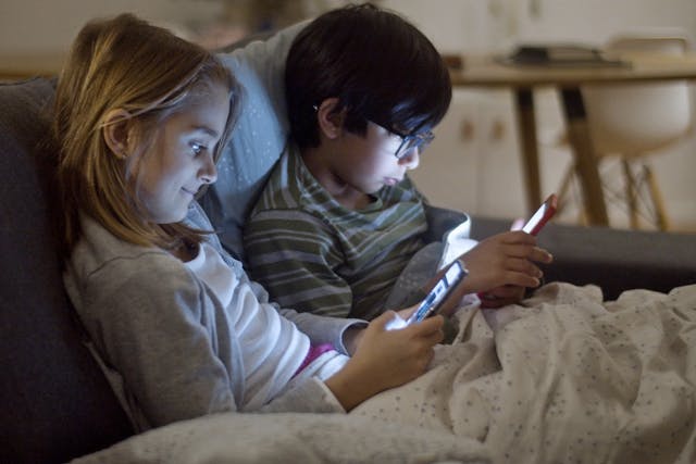 Study Flags Impact of Excess Screen Use on Children&rsquo;s Behaviour and Sleep