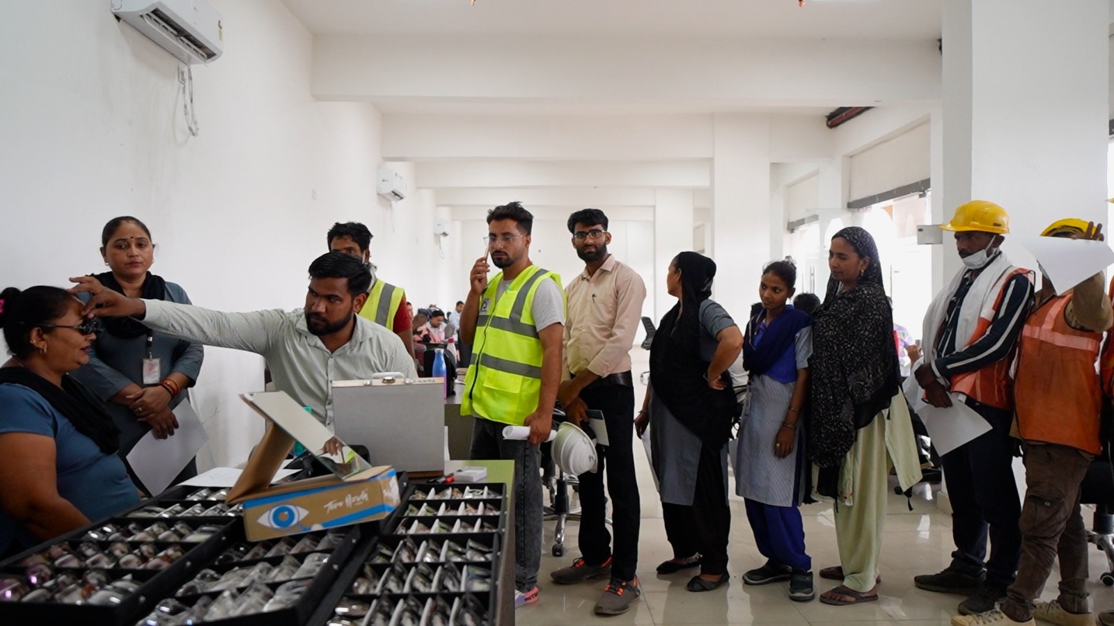 Prateek Group&rsquo;s Aakaar Foundation Marks Labour Day with Health Camp for 120 plus Workers in Ghaziabad