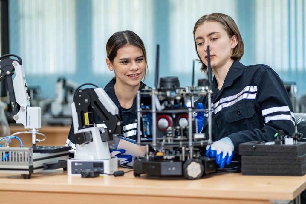 Women&rsquo;s STEM Participation Surges to 56% in the UAE, 40% in India and 36% in Germany
