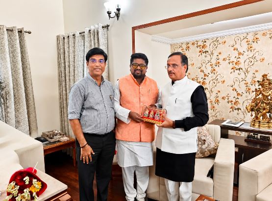 Dr. Bhargav Mallappa Meets Rajya Sabha MP Dr. Dinesh Sharma, Discusses Nation-Building and Public Service