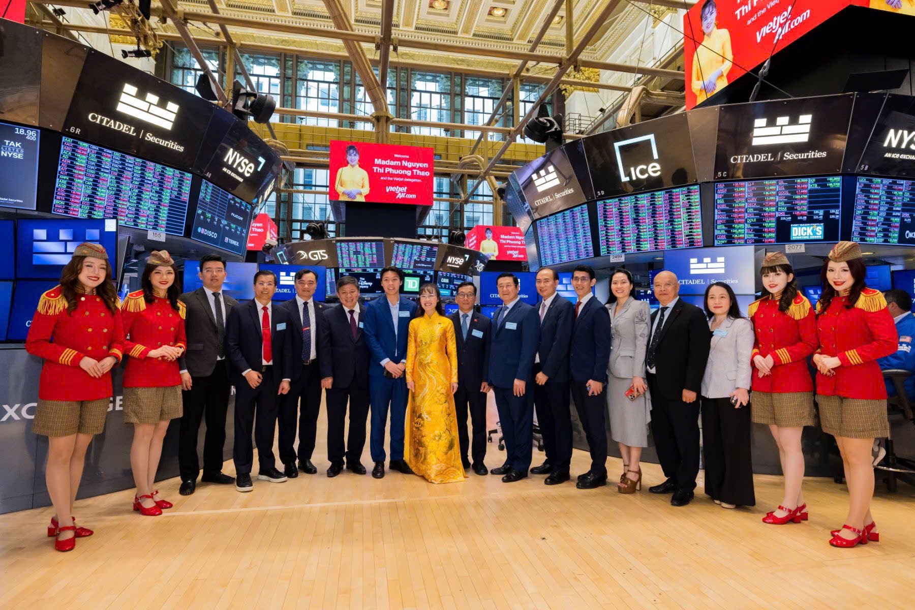 Vietjet Chairwoman Nguyen Thi Phuong Thao attends NYSE Opening Bell as Vietnam enters emerging-market index