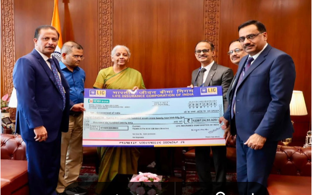 LIC of India Hands Over Dividend Cheque to Government of India