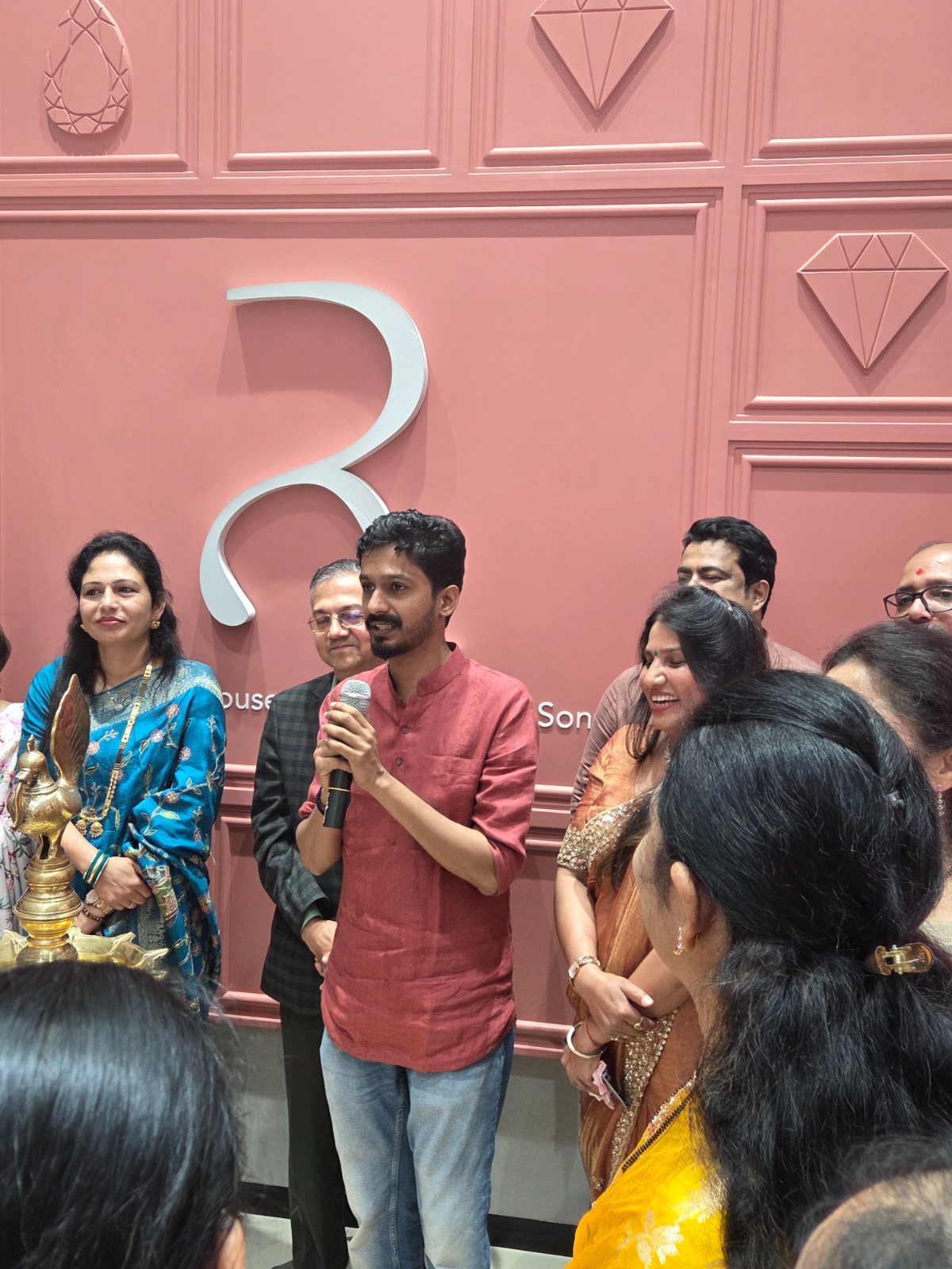 Reva Diamonds Opens Its First Exclusive Showroom Outside Pune at Canada Corner, Nashik