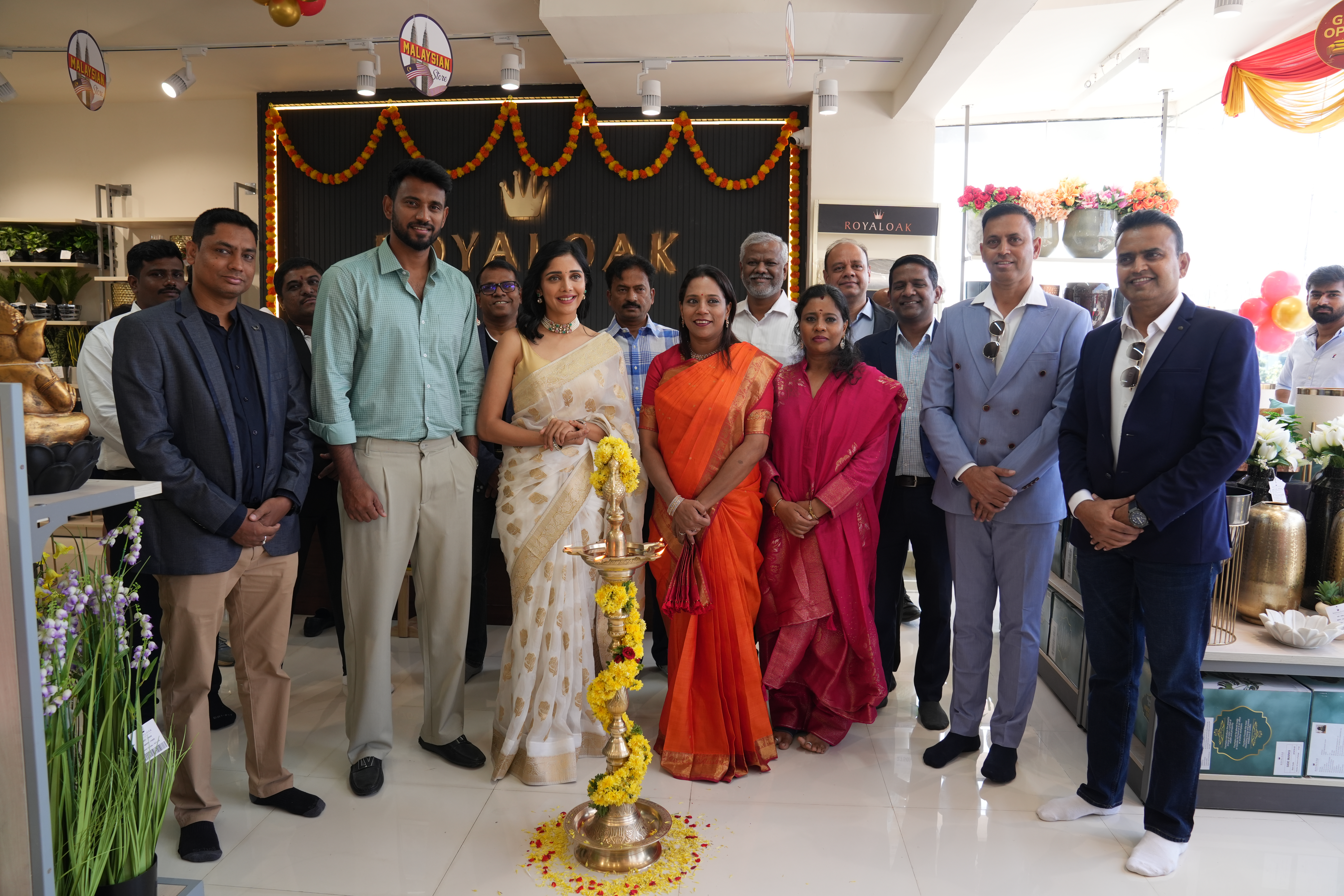 Actors Darling Krishna and Milana Nagaraj Inaugurate Royaloak&rsquo;s Largest Store in Bangalore Yet