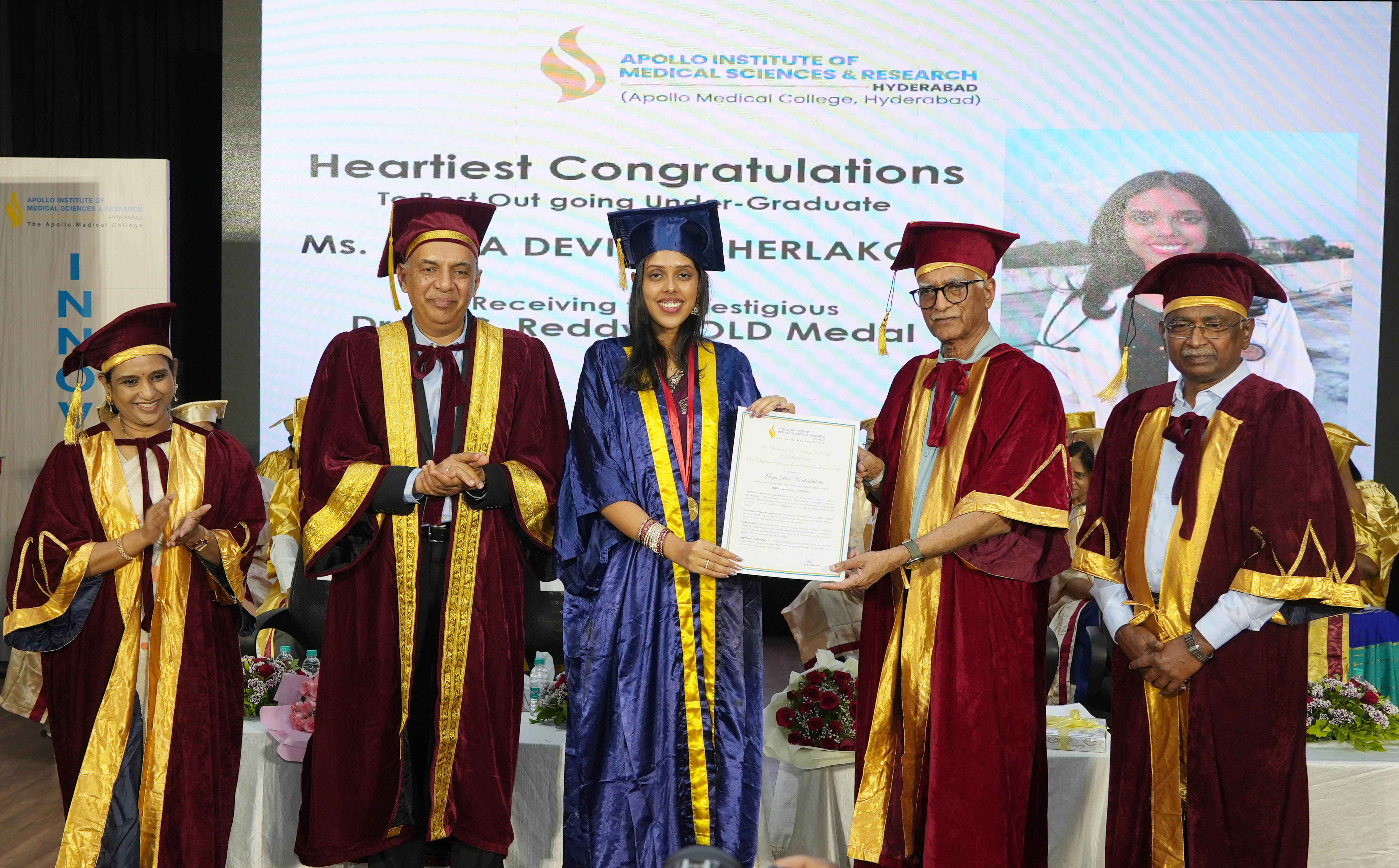 Padma Shri Dr. B. Soma Raju presents medical degree awards to the UG & PG students of Apollo Medical College Hyderabad!