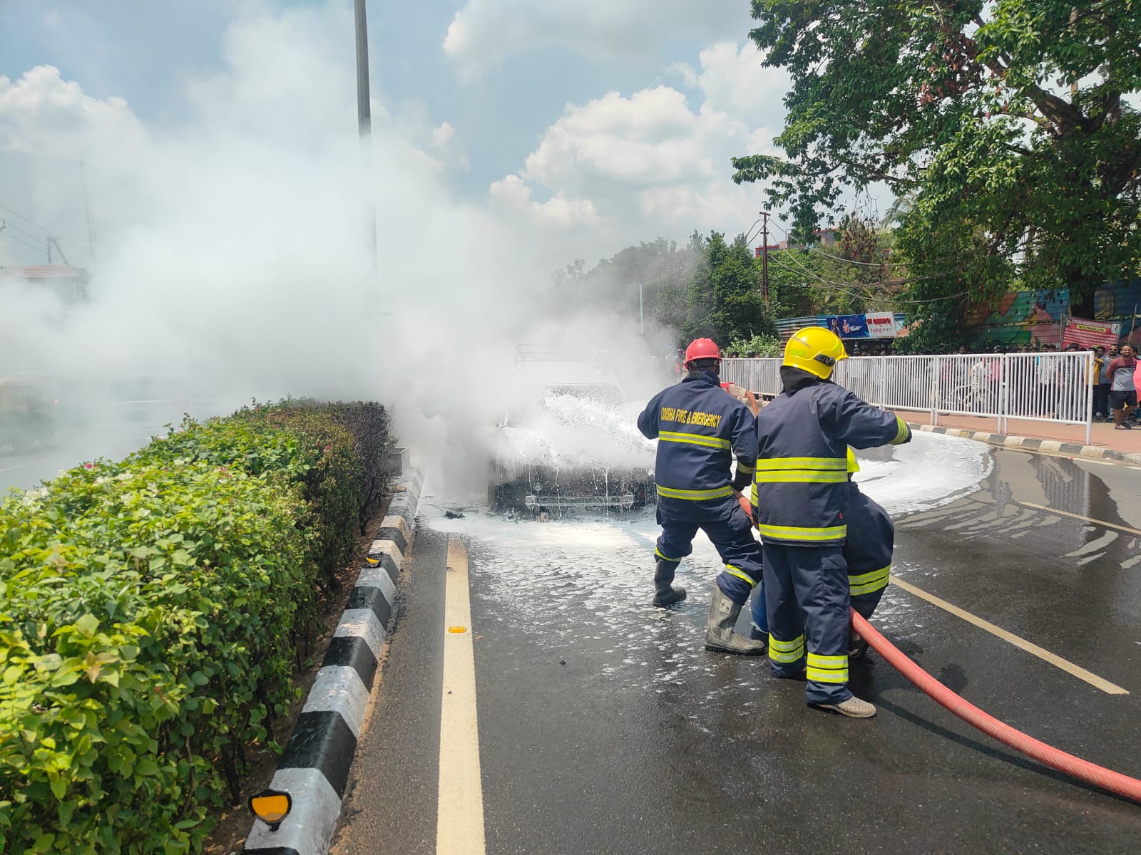 Bhubaneswar: Car Fire Near Pal Heights Causes Traffic Jam