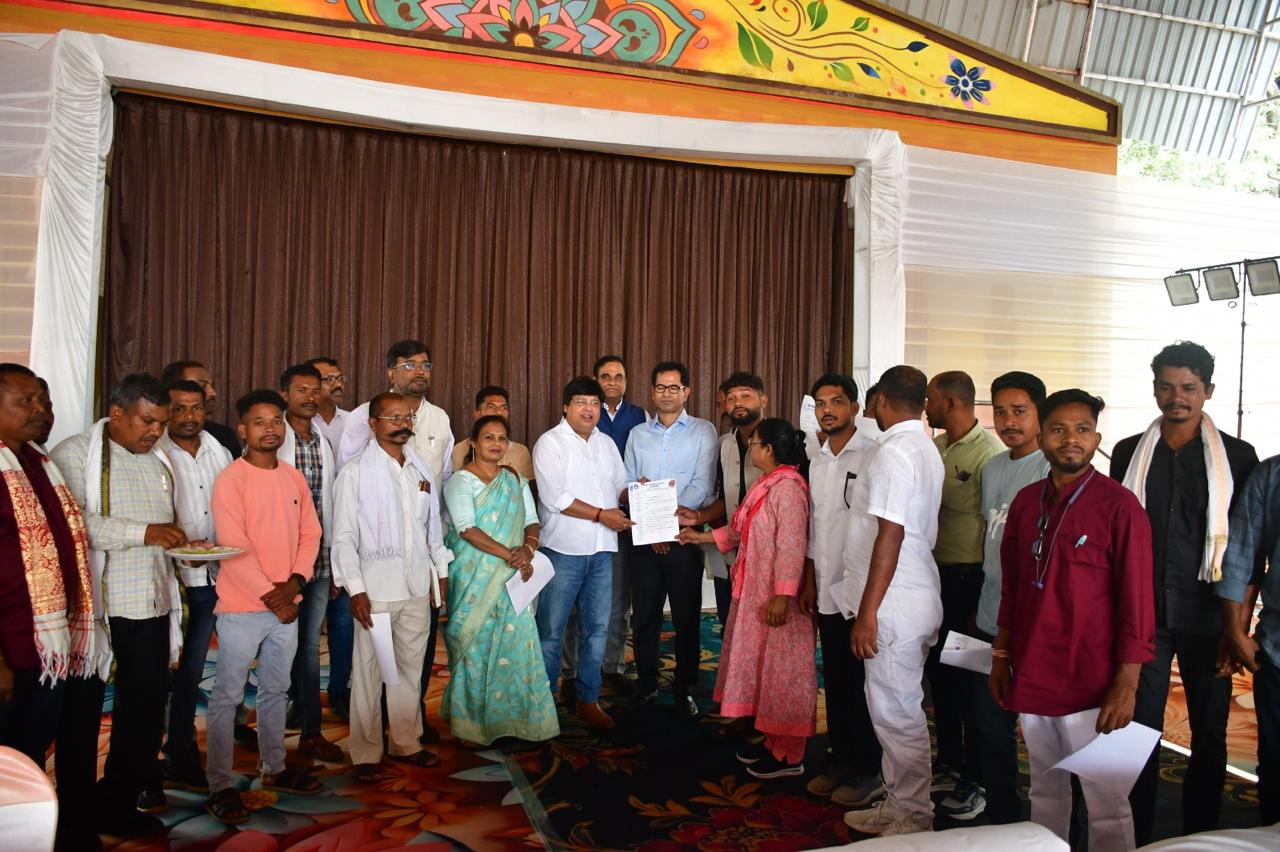 NMDC CMD Engages Panchayat Leaders in Dantewada for Inclusive Growth