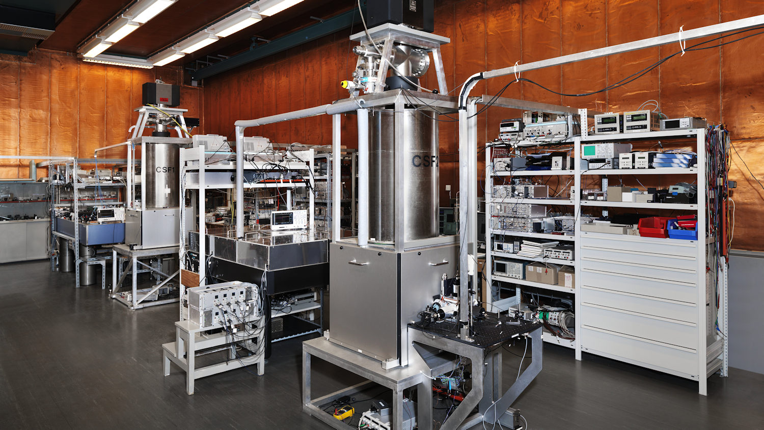 Atomic clocks refined with Spectrum AWG cards