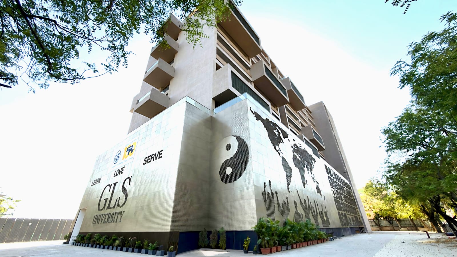 With over 3,000 Applications, GLS Design Faculty Emerges as Top Choice for Creative Aspirants